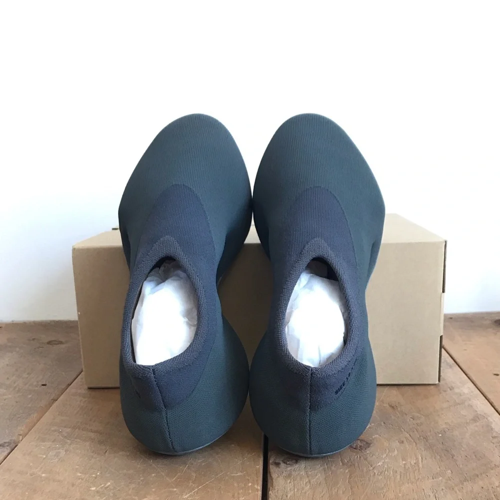 Yeezy Knit RNR - Picture 5 of 9